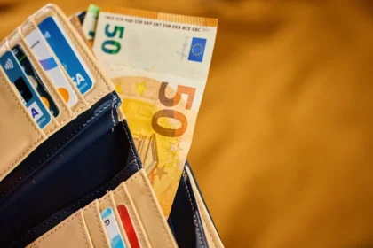 Shutterstock 2590739651