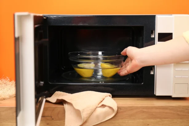 Kodėl citrina mikrobangėje veikia geriau nei chemija?