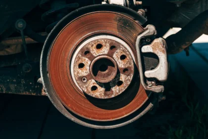 Rūdys ant stabdžių diskų