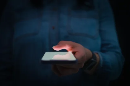 Pagalvoji apie žmogų – ir jis staiga parašo