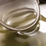 Aliejaus negalima pilti į kriauklę