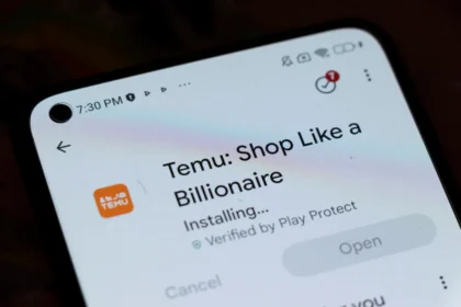 Shutterstock 2699293087