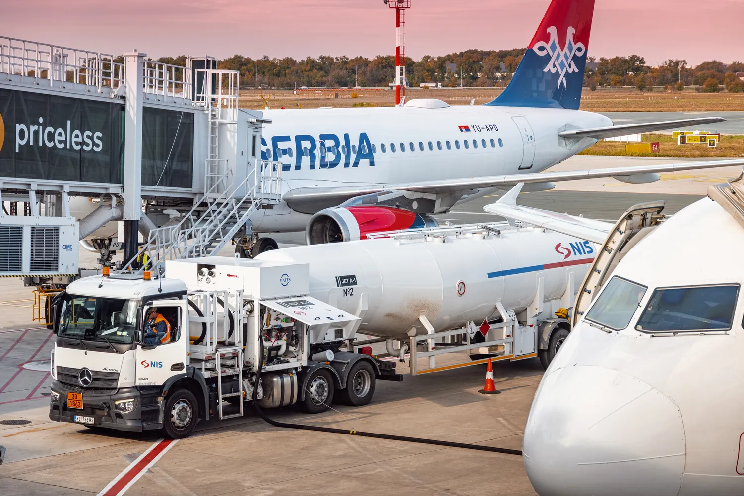 Aviacinio kuro trūkumas / frantic00 / Shutterstock.com