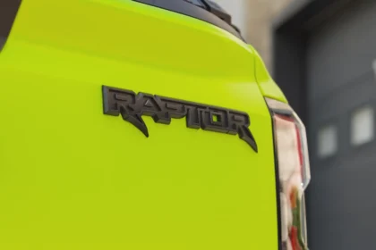 Raptor / 24K-Production / Shutterstock.com