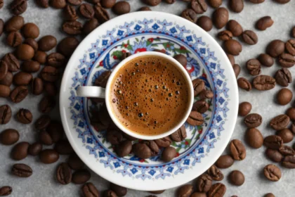 Puodelis skanios kavos