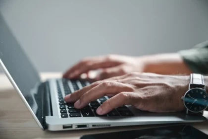 Shutterstock 2734929769