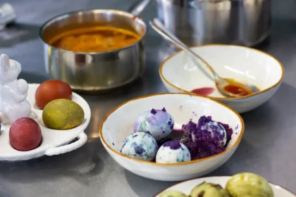 Natūralūs kiaušinių dažymo būdai