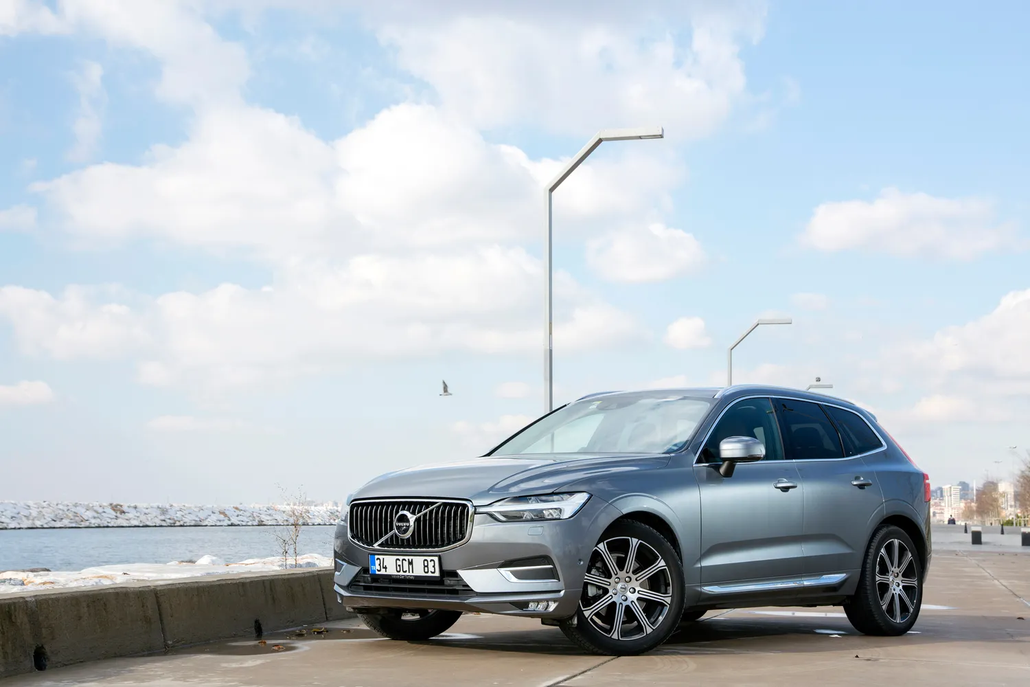 Volvo / emirhankaramuk / Shutterstock.com