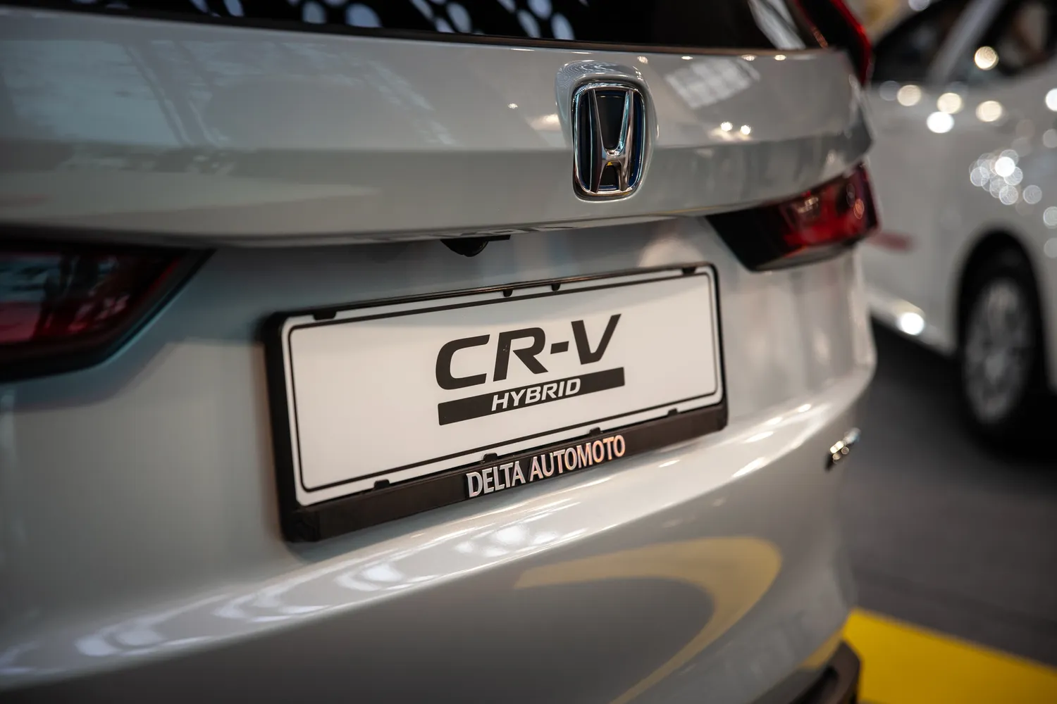 Honda CR-V / BalkansCat / Shutterstock.com