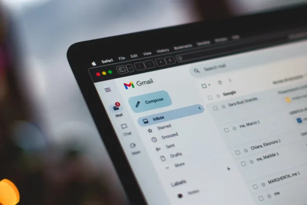 Gmail el. paštas / michelangeloop / Shutterstock.com