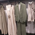 Ar po 60 ies moteris privalo rengtis elegantiškai