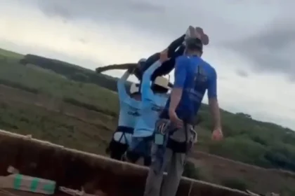 Šoko, bet virvė buvo nepririšta