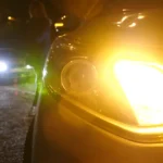 Naktį važiuodamas iš Vilniaus vyras sustojo padėti merginai prie sugedusio automobilio: ši klaida jam kainavo nervus ir pinigus