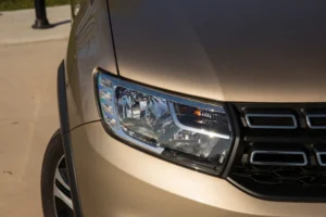 Dacia Sandero / emirhankaramuk / Shutterstock.com
