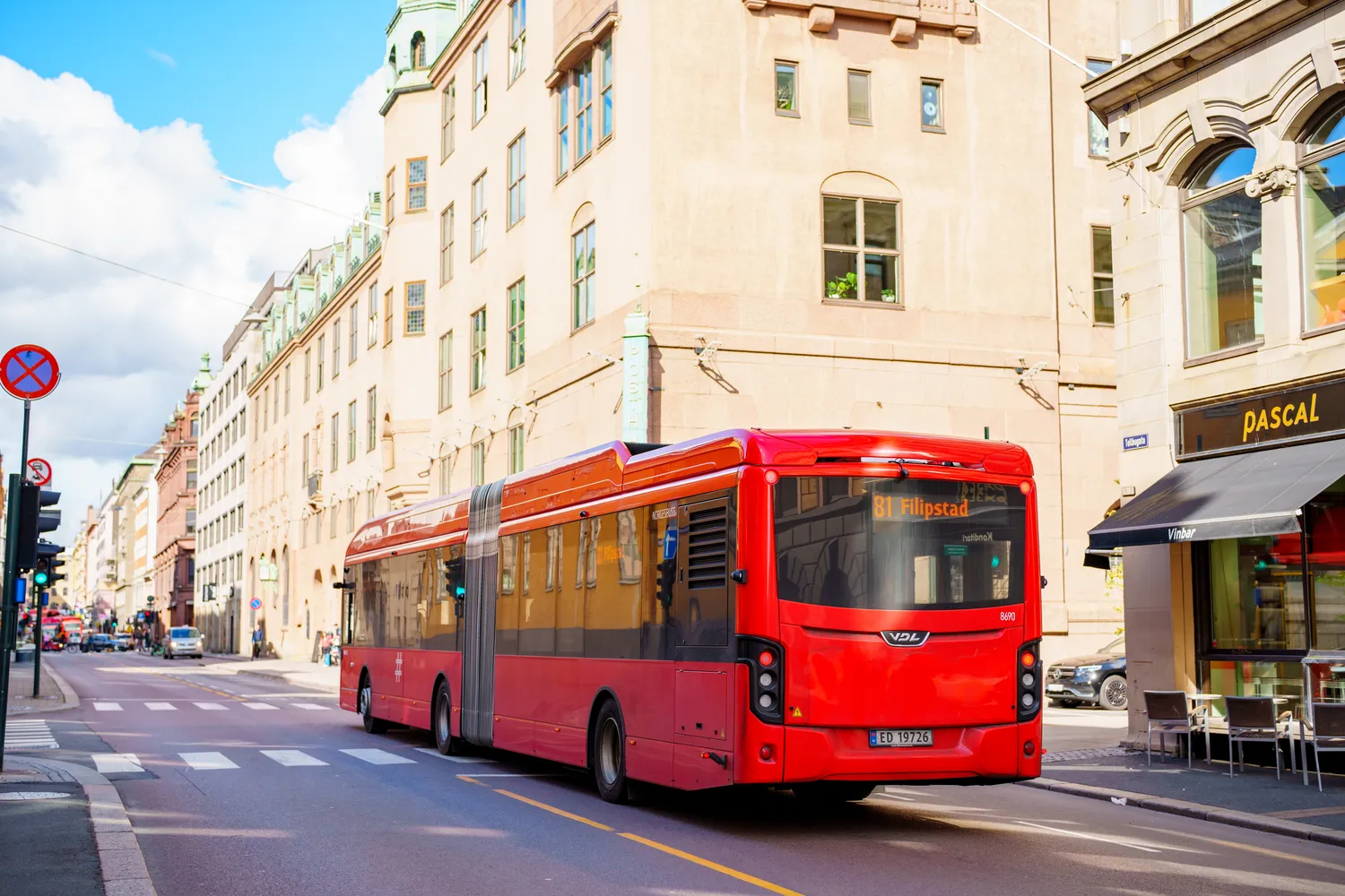 Elektriniai autobusai gadina kelius / Felix Mizioznikov / Shutterstock.com