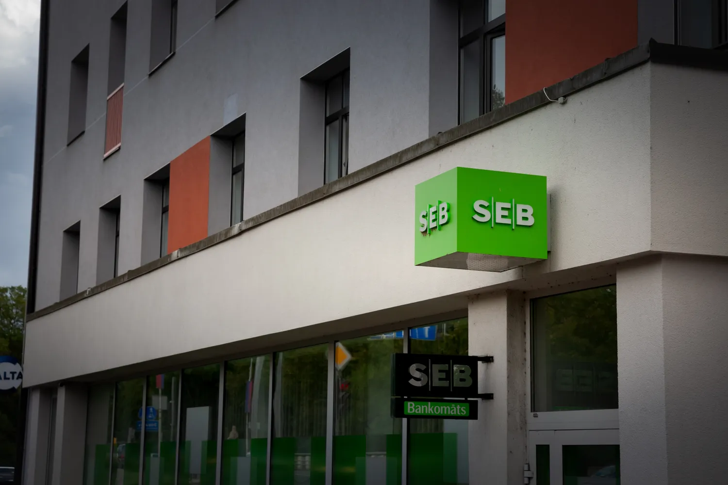 SEB / BalkansCat / Shutterstock.com
