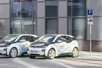 Lietuviai vis dar bijo elektromobilių / Veja / Shutterstock.com