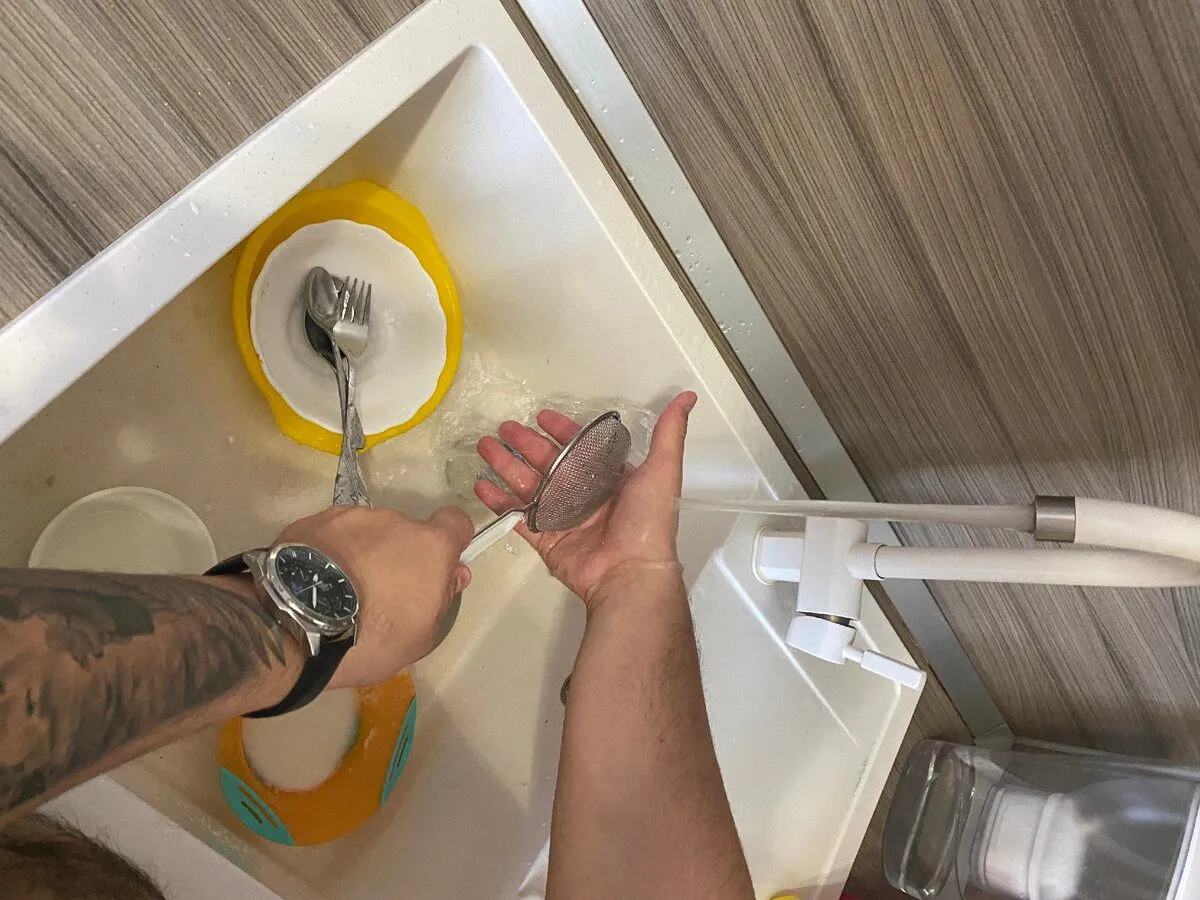 Kokį produktą naudoti, kad indai būtų tobulai blizgūs?