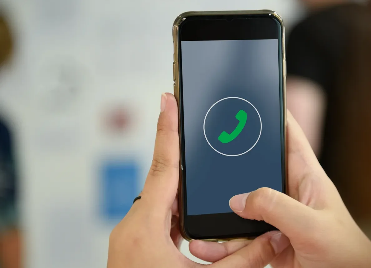 Ką daryti, kai skambina nežinomas numeris?