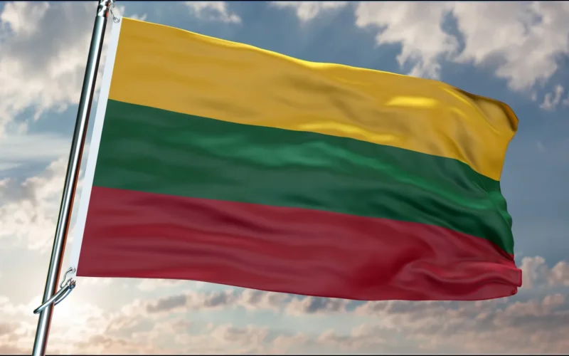 Liepos 6-ąją trispalvė privalo plevėsuoti
