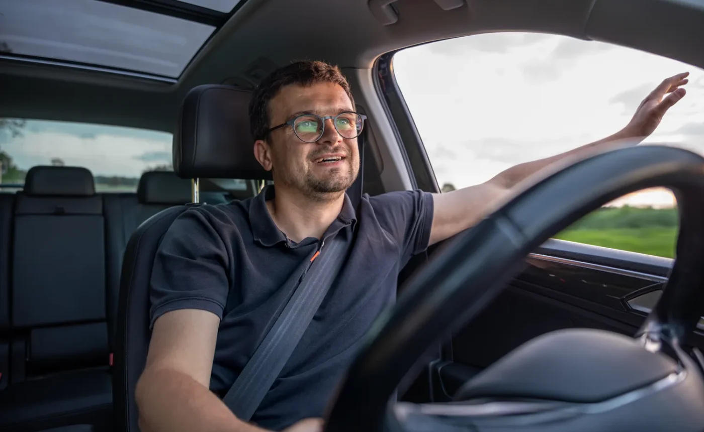 Atidarytas automobilio langas