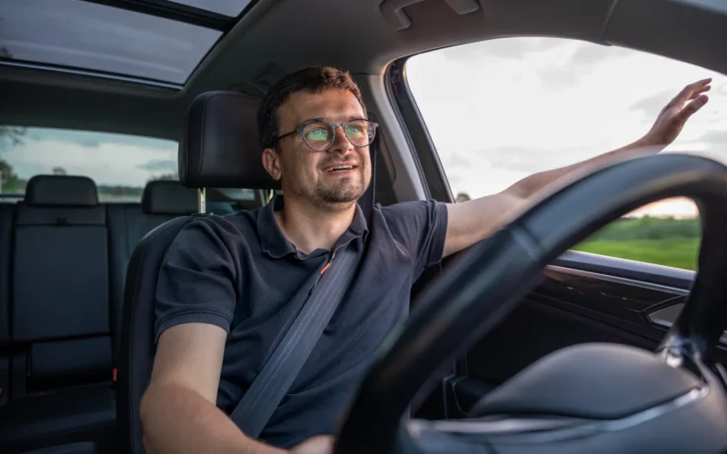 Atidarytas automobilio langas