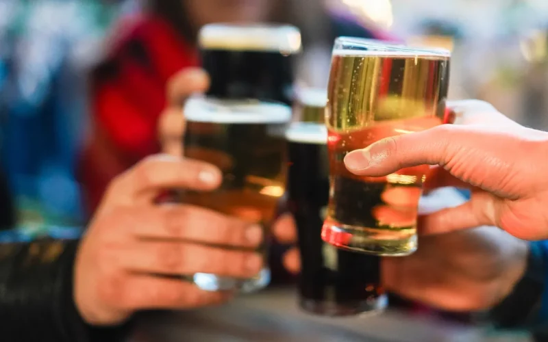 Gydytojai perspėja apie alkoholio žalą