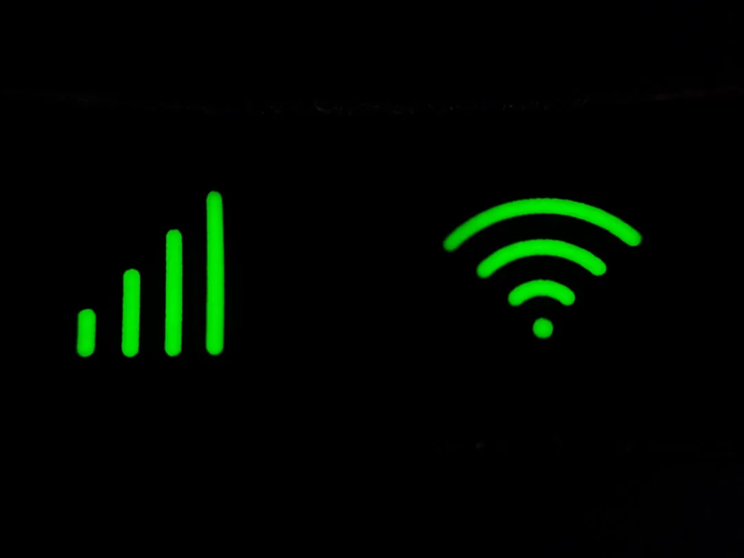 Telefonas rodo pilną „Wi-Fi“, bet internetas vos juda: kaltas gali būti ne maršrutizatorius