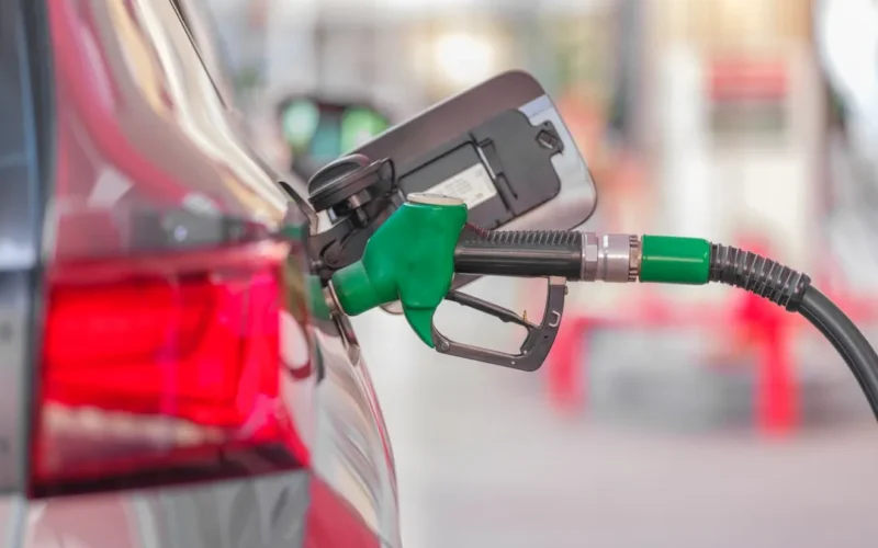 Degvielas uzpildes stacijā ielēju degvielu un paskatījos čekā: summa lika apsēsties un padomāt par elektromobili