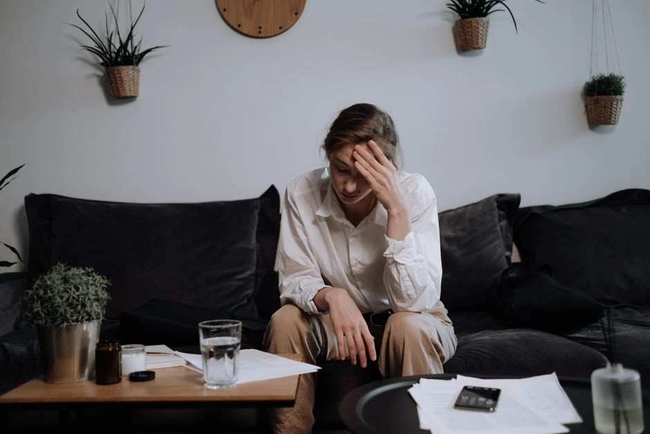 Po įtempto pokalbio ima skaudėti smilkinius: emocijos gali atsiliepti savijautai