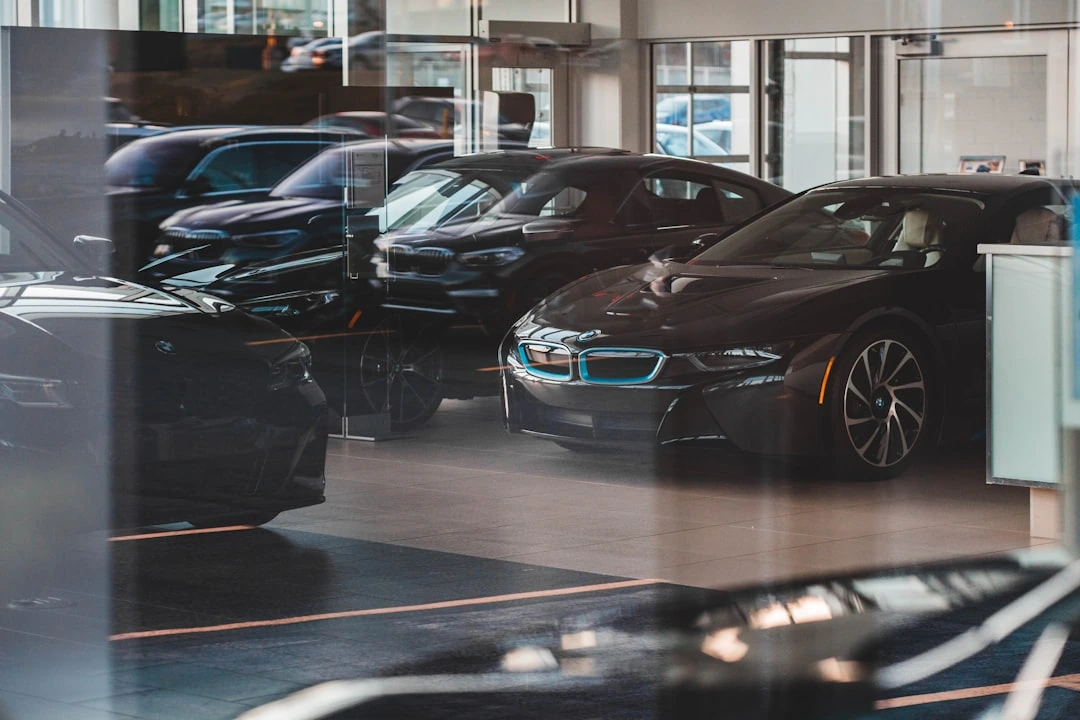 Nauji automobiliai Europoje keisis nuo 2027-ųjų: senųjų reikalavimų nebeatitinkančių modelių registruoti nebebus galima