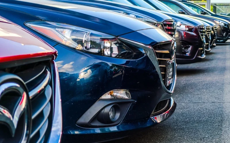 Nauji automobiliai Europoje keisis nuo 2027-ųjų: senųjų reikalavimų nebeatitinkančių modelių registruoti nebebus galima