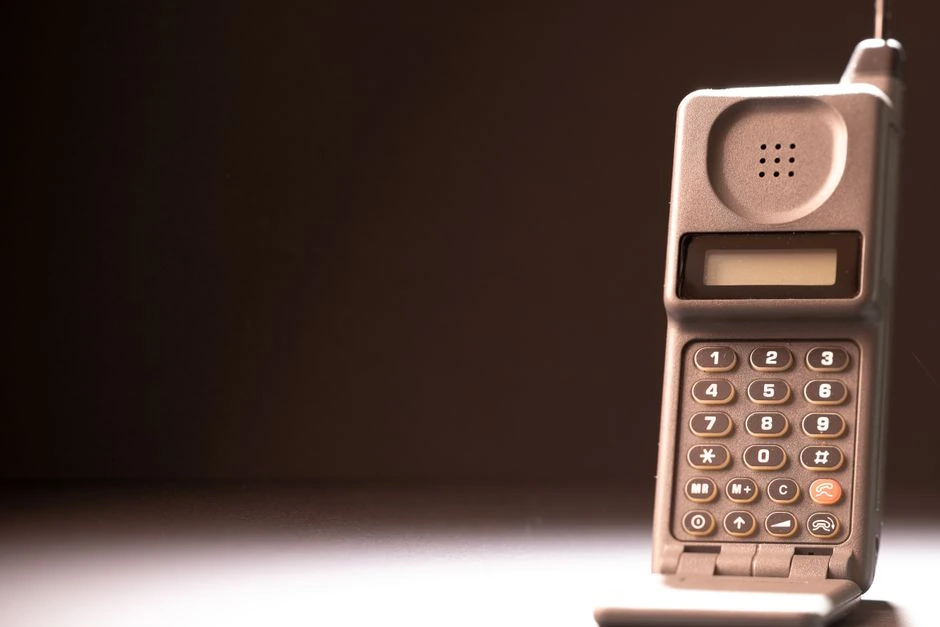 Seną telefoną radau stalčiuje ir jau norėjau išmesti: vienas modelis šiandien gali būti vertas netikėtai daug