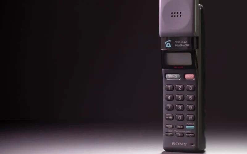 Seną telefoną radau stalčiuje ir jau norėjau išmesti: vienas modelis šiandien gali būti vertas netikėtai daug