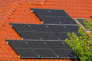 Įsirengiau saulės elektrinę su 1kW atsidavimu į tinklus. Galiu pasakyti - jokios naudos