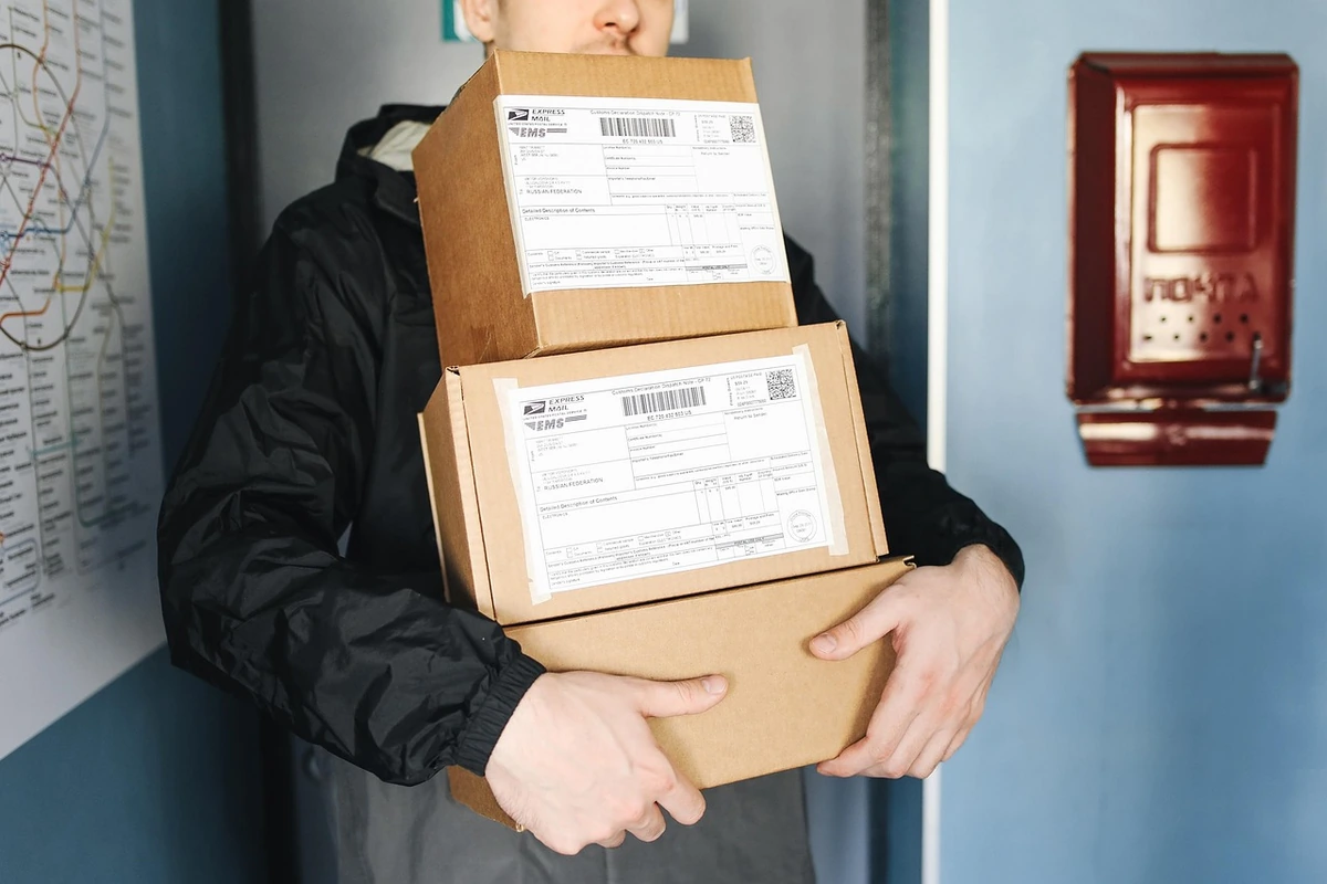 Užsisakiau prekę iš gerai žinomos parduotuvės, bet siuntų automate radau svetimą dėžę – tuo istorija tik prasidėjo