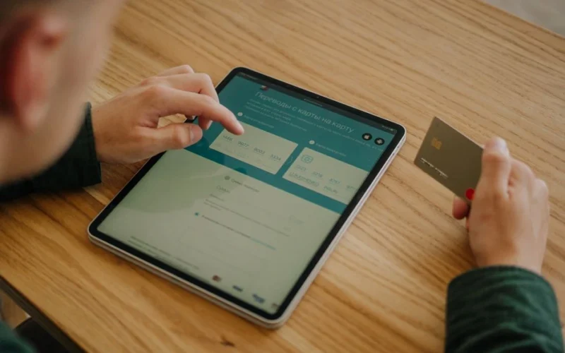 Po atostogų vyras atidarė banko programėlę ir pamatė mokėjimą, kurio neprisiminė atlikęs