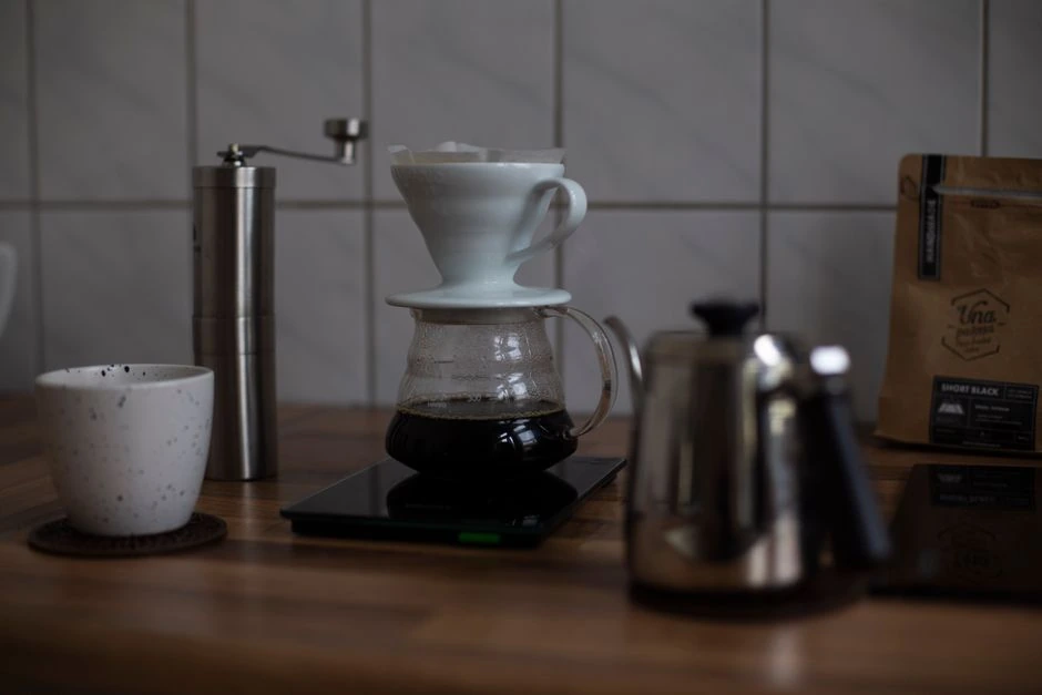 Kava namuose karti ir be aromato? Dažniausiai kalta ne pati kava, o šis įprotis