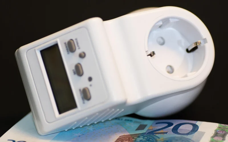 Elektros sąskaita išaugo, nors gyvenate įprastai ir jokių naujų prietaisų neįsigijote?