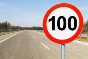 100 km/h automobilio greitis