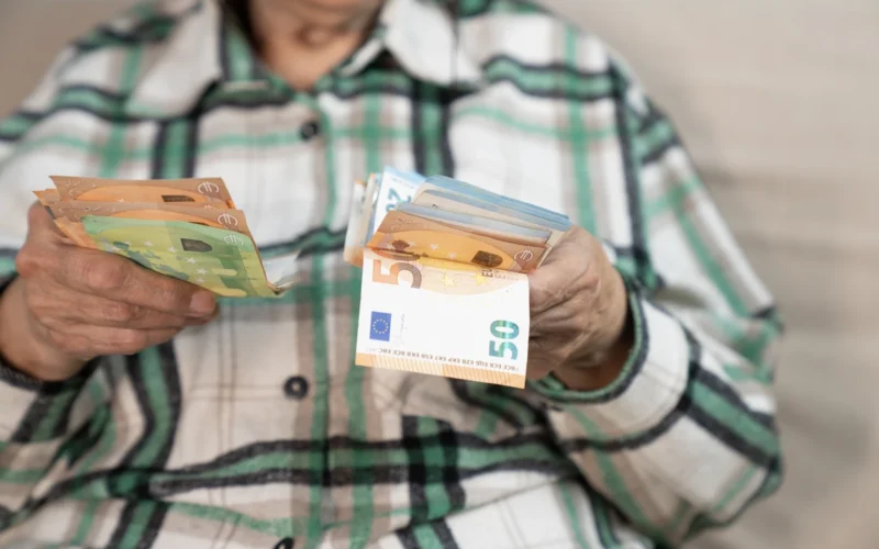 Pensininkas neteko pinigų