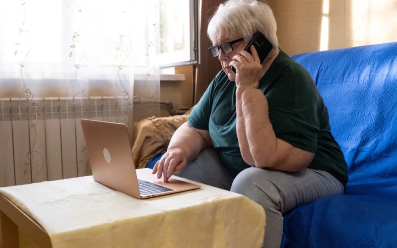 Senjorė į polikliniką skambino nuo ryto, bet talono taip ir negavo