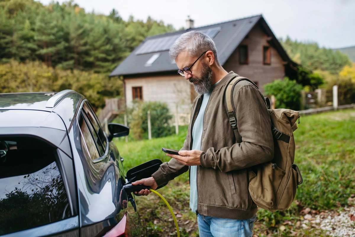Saulės elektrinių savininkams ši vasara gali atsirūgti žiemą