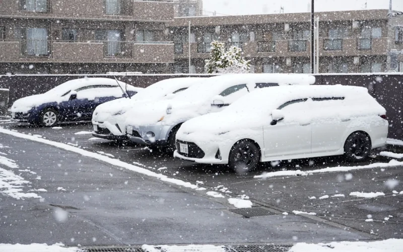 Automobilį ryte šildote stovėdami kieme? Skandinavai seniai elgiasi kitaip ir varikliui tai geriau