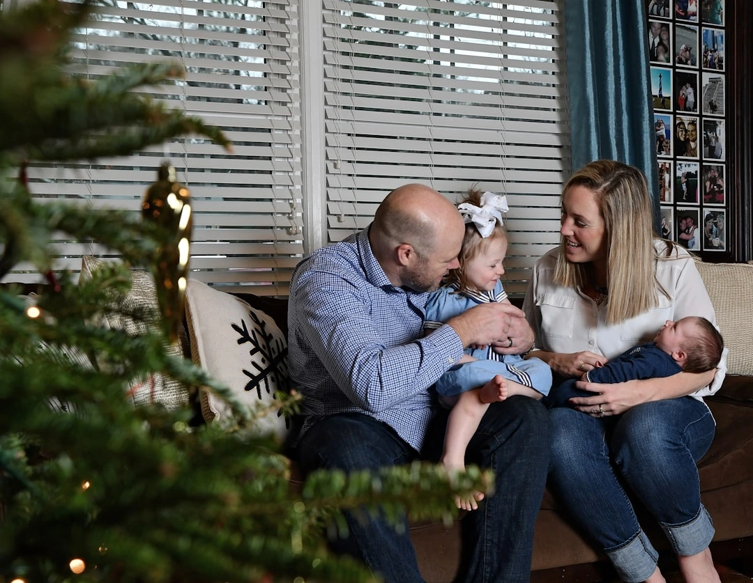 Kodėl kūdikių nereikėtų bučiuoti į veidą: švelnus įprotis gali perduoti pavojingą infekciją