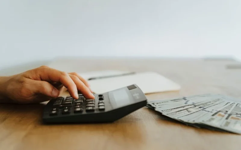 Cik maksā vecāku aprūpe? Utenas iedzīvotāja Onute gada laikā saskaitīja 9 600 eiro: aprūpe mājās nebija lētākā