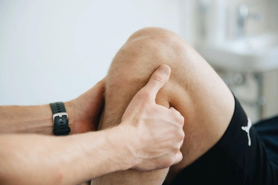 Beveik dešimt tūkstančių pacientų parodė, kas geriausiai malšina kelio artrito skausmą