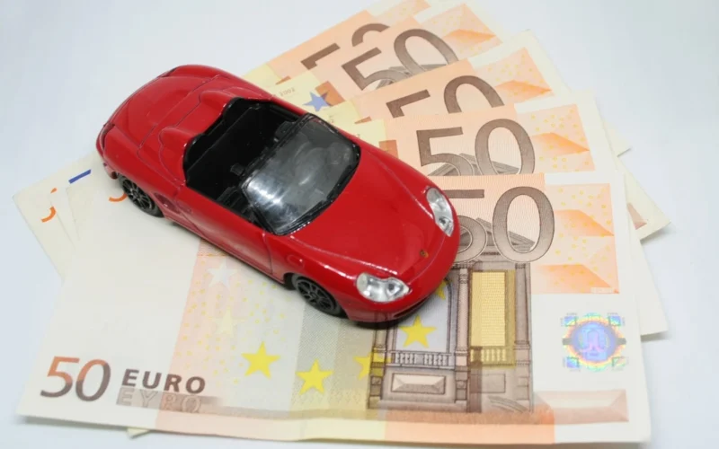 Vyras 5 metus mokėjo KASKO už du automobilius ir suskaičiavo: sumokėjo 7 100 eurų, iš draudiko atgavo 1 250 eurų. Ar tikrai KASKO apsimoka?