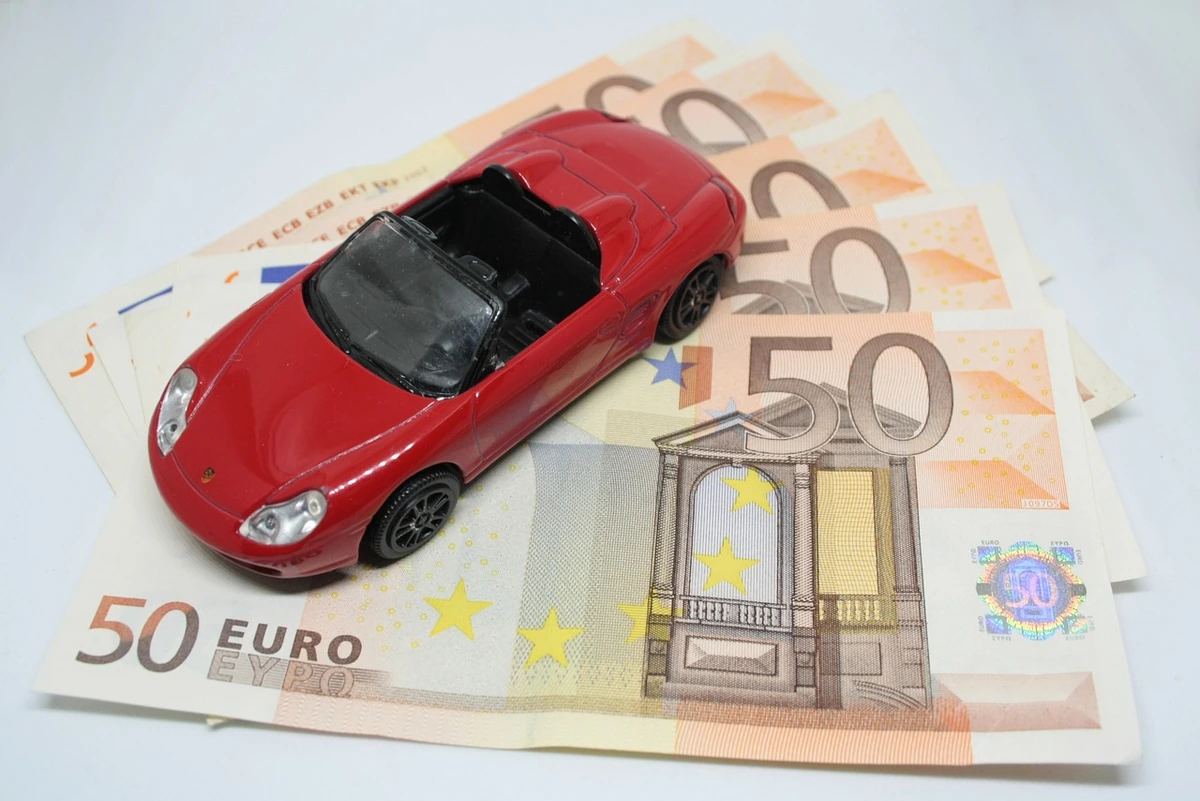 Vyras 5 metus mokėjo KASKO už du automobilius ir suskaičiavo: sumokėjo 7 100 eurų, iš draudiko atgavo 1 250 eurų. Ar tikrai KASKO apsimoka?