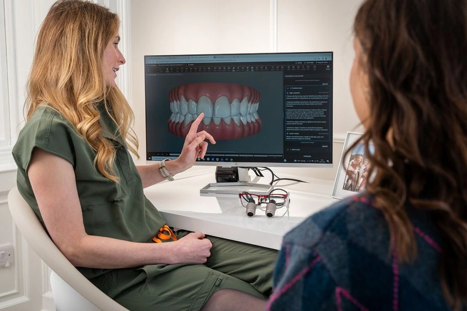 Dantų implantų kaina skiriasi labiau, nei atrodo: svarbu lyginti ne vien pirmą pasiūlymą